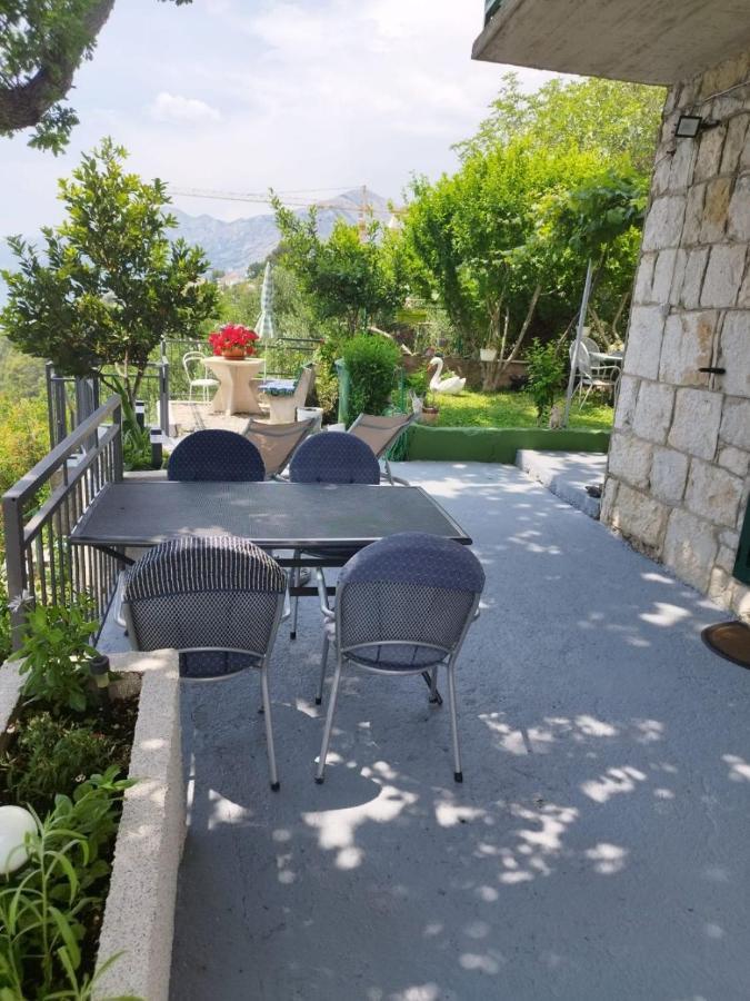Apartments Mare - 150 M From Beach Brela Exterior foto