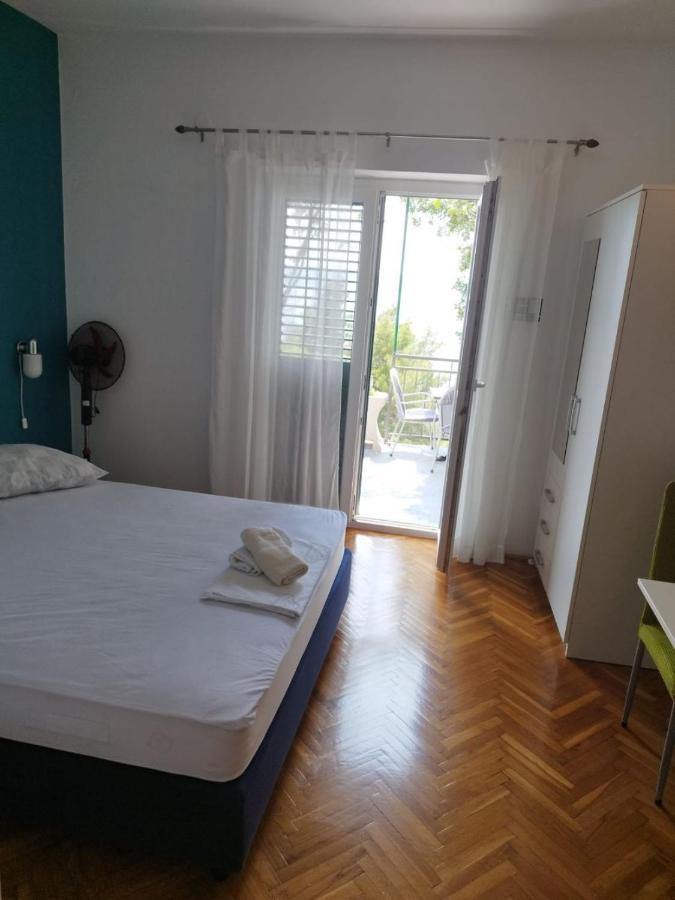 Apartments Mare - 150 M From Beach Brela Exterior foto